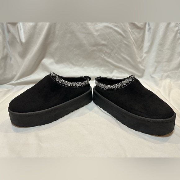 Mudd Stormy Platform Clog in Black - Picture 9 of 13